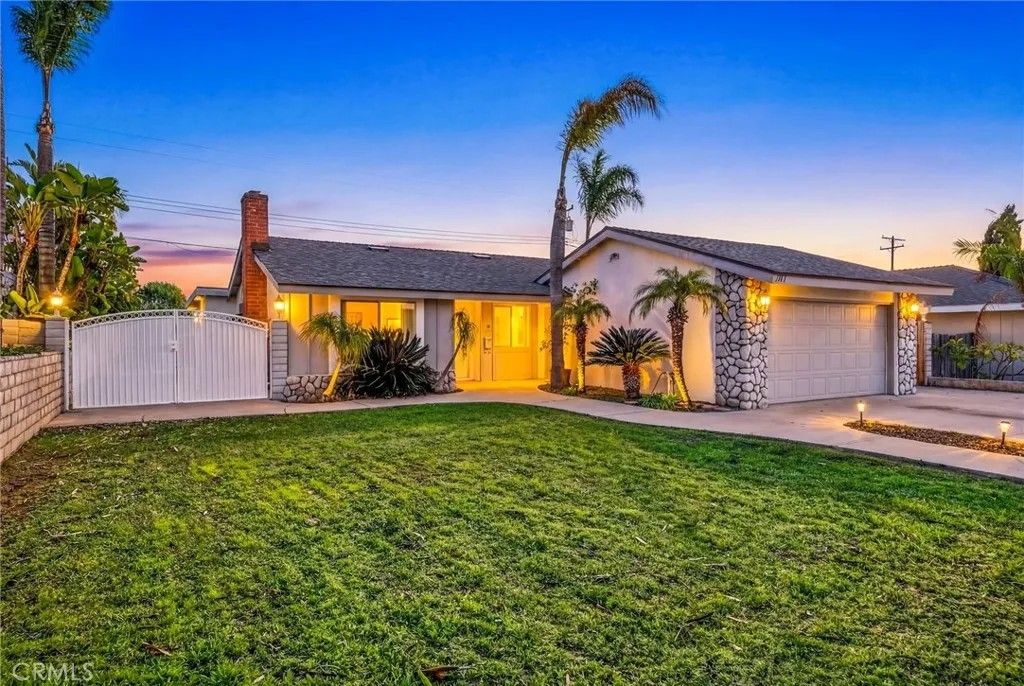 Photo of 541 San Gorgonio Drive, Corona, CA 92879 (MLS # SW26009039)