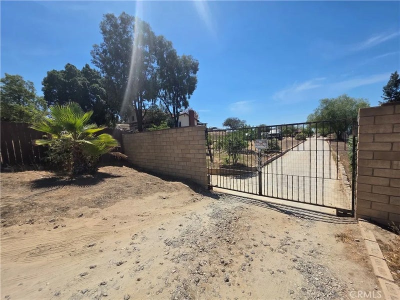 18251 Northstar Avenue