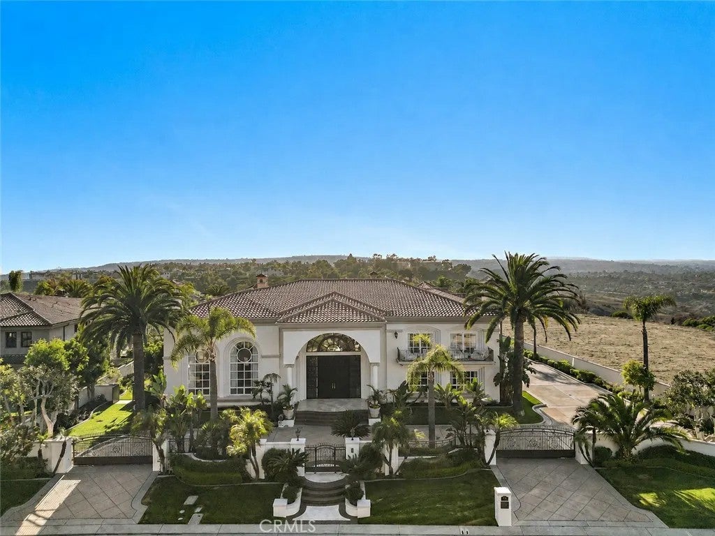 Photo of 11 O Hill Rdg, Laguna Niguel, CA 92677 (MLS # OC26134546)
