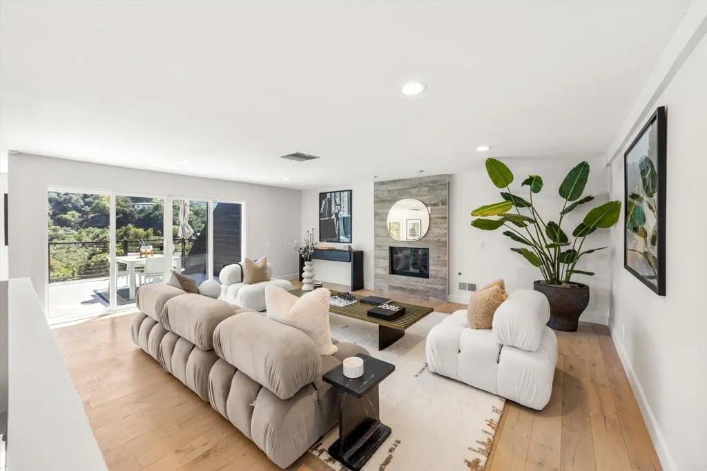 3866 Alta Mesa Drive