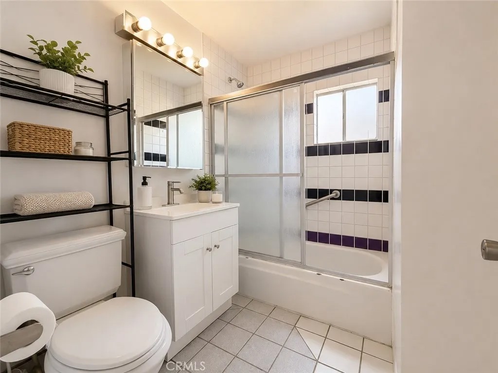 1546 W 223rd