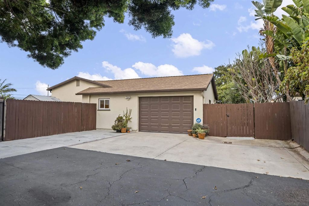 Photo of 428 Village Dr, Chula Vista, CA 91911 (MLS # 260002229)