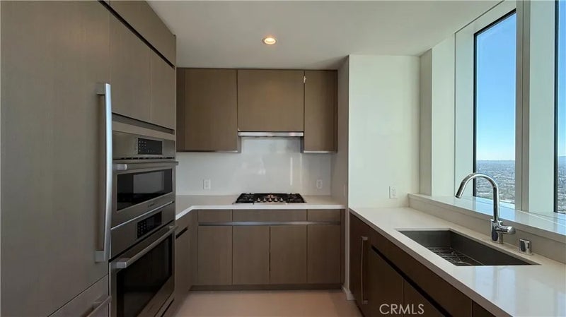 889 Francisco Street 3608