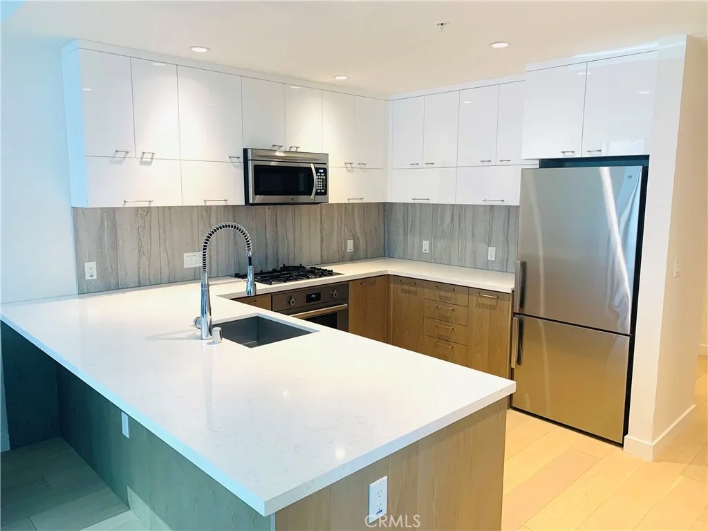 400 S Broadway 1012