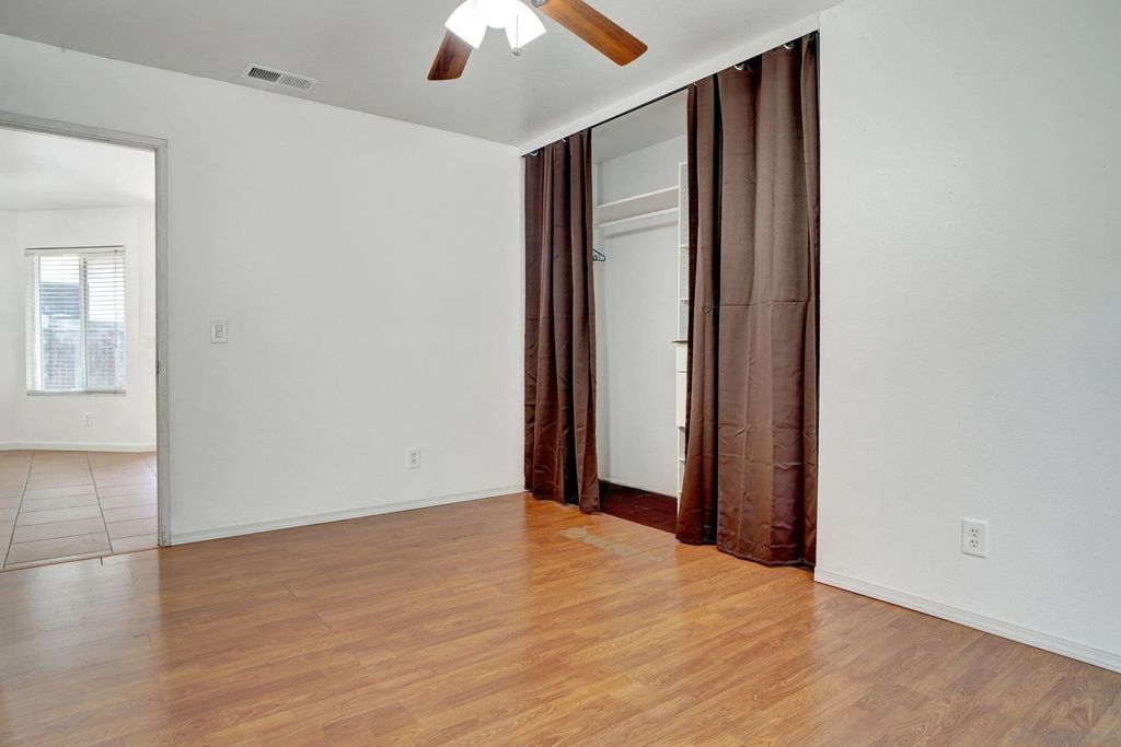 Photo of 1350 Dos Hermanos Gln, Escondido, CA 92027 (MLS # 260009262)