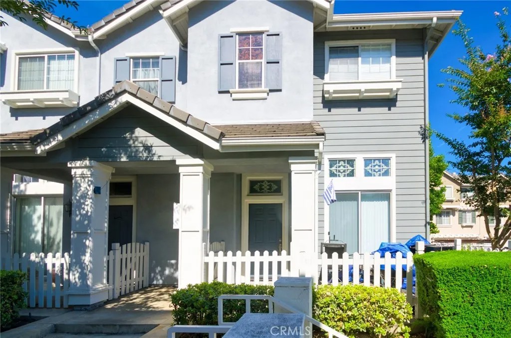 9 Coveside Court