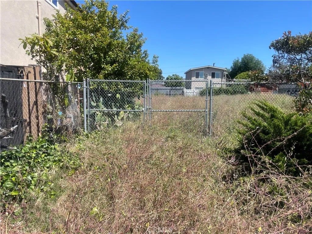 Photo of 1162 N McDonald Ave, Wilmington, CA 90744 (MLS # PW26089774)