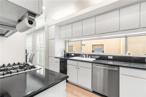 Tiny photo for 1927 Glendon #301, Los Angeles, CA 90025 (MLS # SB25251485)