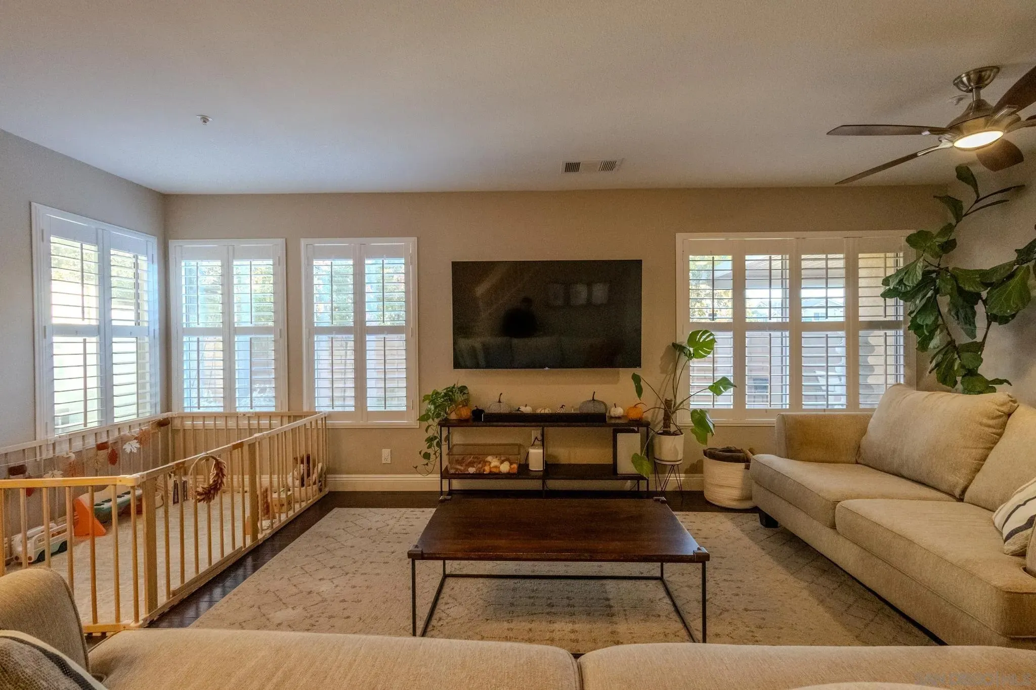 Santee, California 92071, United States, 3 Bedrooms Bedrooms, ,3 BathroomsBathrooms,Residential,Active,241469