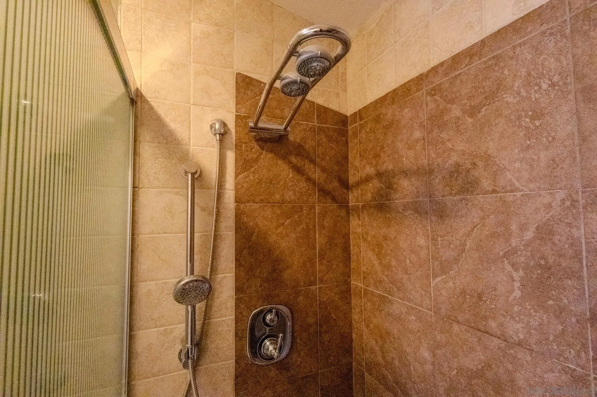 Santee, California 92071, United States, 3 Bedrooms Bedrooms, ,3 BathroomsBathrooms,Residential,Active,241469