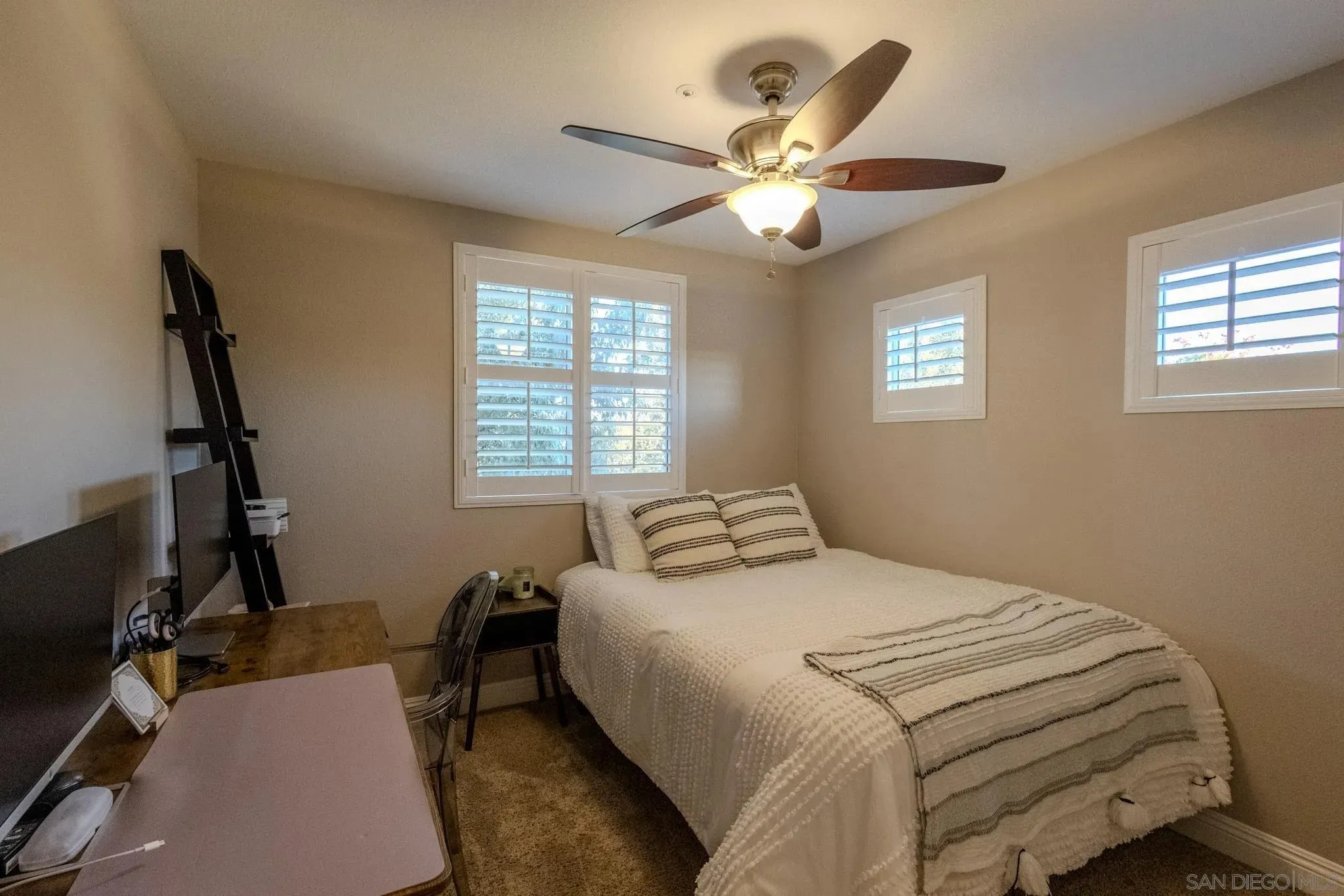 Santee, California 92071, United States, 3 Bedrooms Bedrooms, ,3 BathroomsBathrooms,Residential,Active,241469