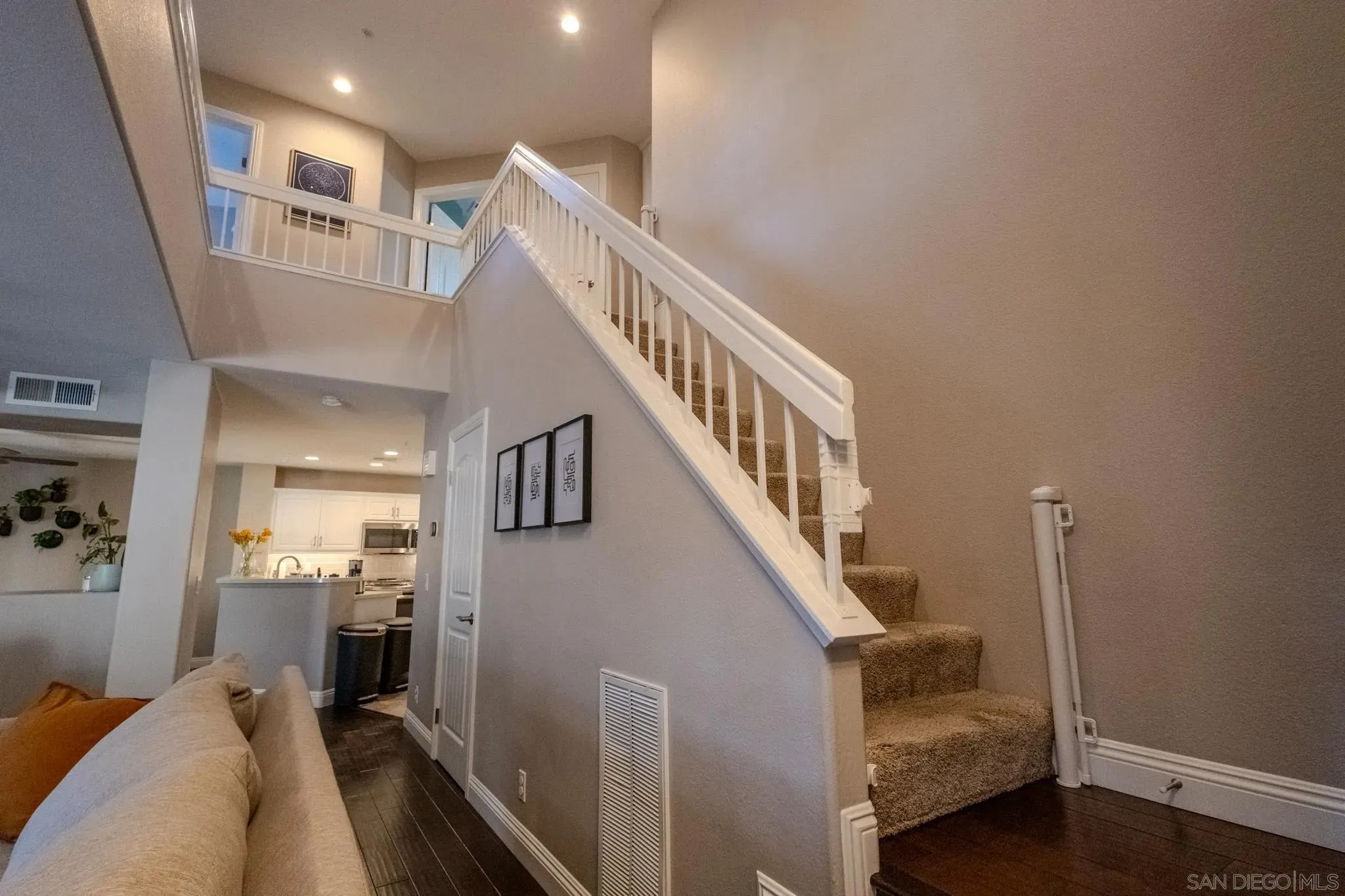 Santee, California 92071, United States, 3 Bedrooms Bedrooms, ,3 BathroomsBathrooms,Residential,Active,241469