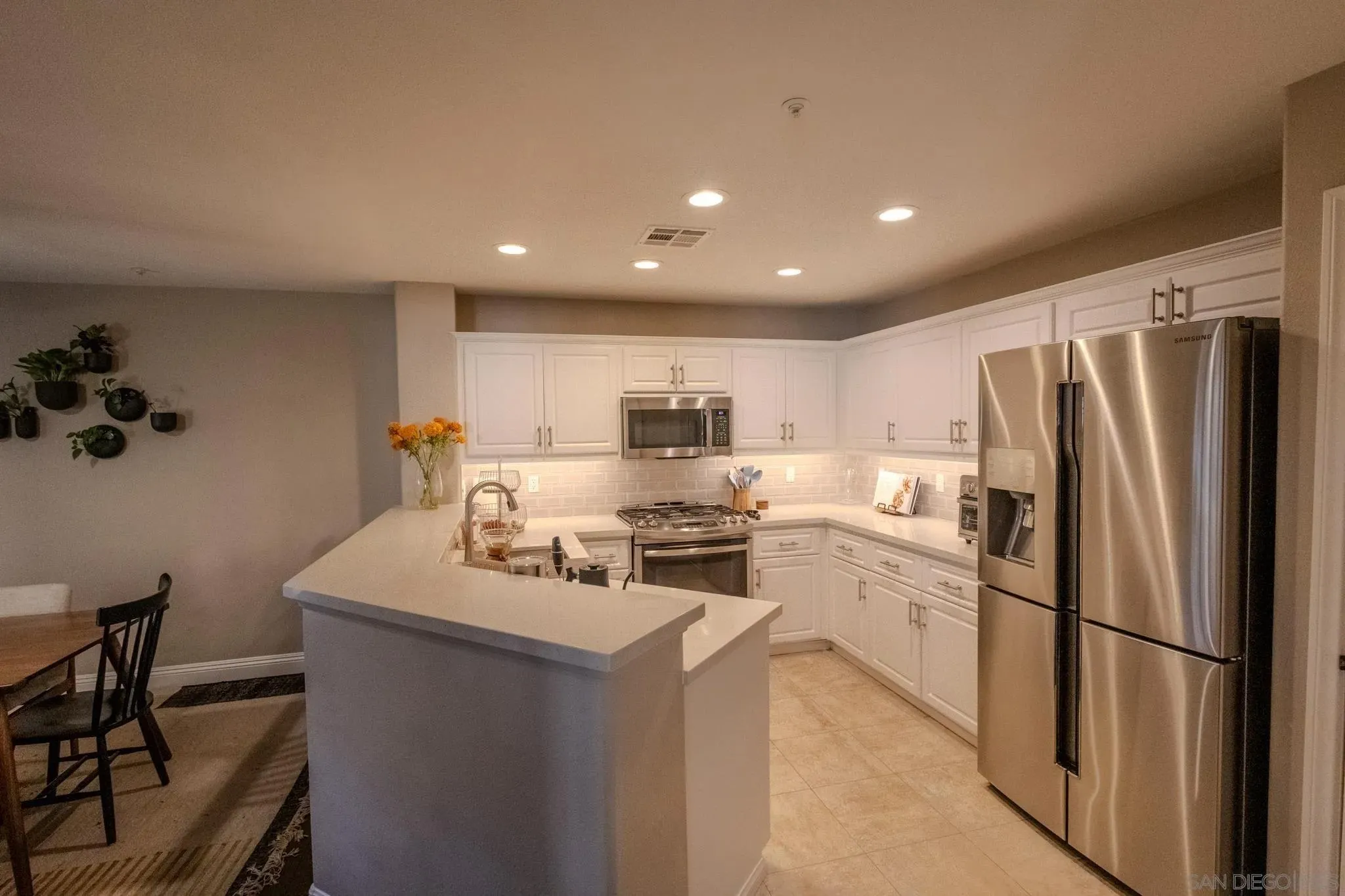 Santee, California 92071, United States, 3 Bedrooms Bedrooms, ,3 BathroomsBathrooms,Residential,Active,241469