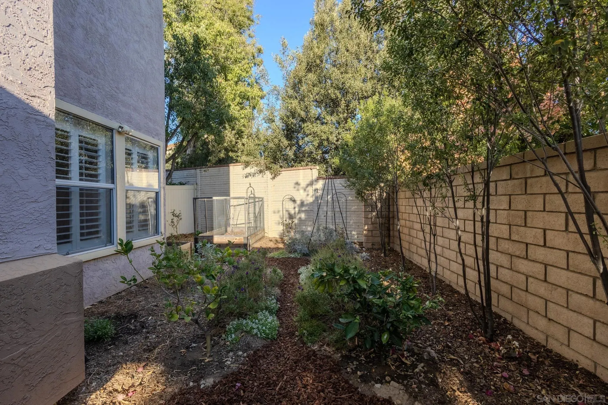 Santee, California 92071, United States, 3 Bedrooms Bedrooms, ,3 BathroomsBathrooms,Residential,Active,241469