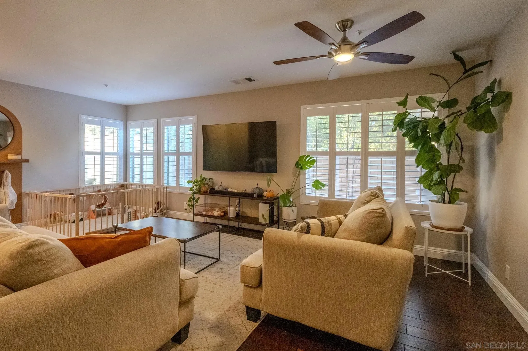 Santee, California 92071, United States, 3 Bedrooms Bedrooms, ,3 BathroomsBathrooms,Residential,Active,241469