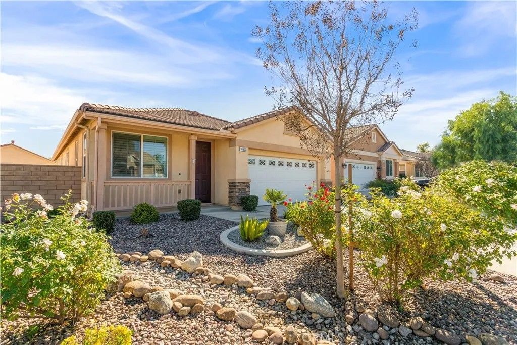 Photo of 30300 Cherry Opal Ln, Menifee, CA 92584 (MLS # SW26010900)