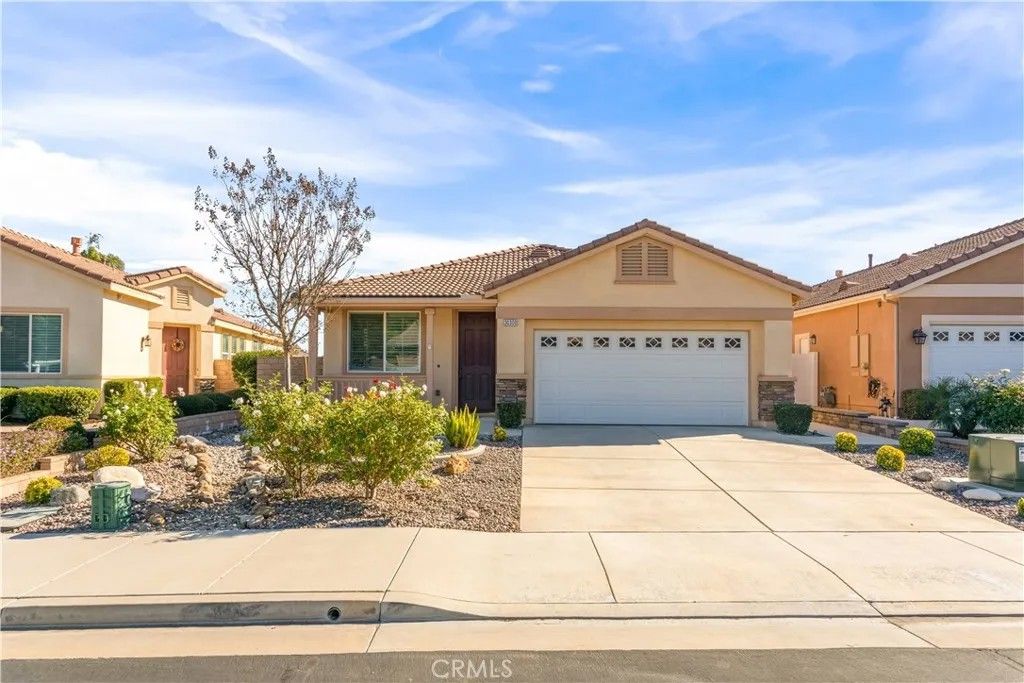 Photo of 30300 Cherry Opal Ln, Menifee, CA 92584 (MLS # SW26010900)