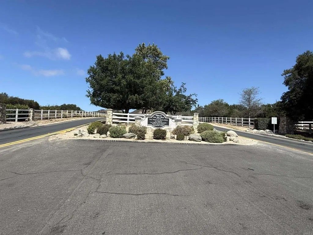 Photo of 0 Calle Huerta, Murrieta, CA 92562 (MLS # NDP2507520)