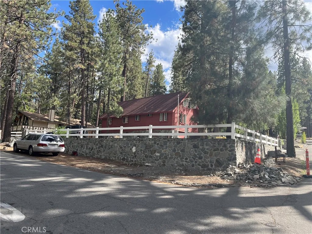 5865 Elm Street