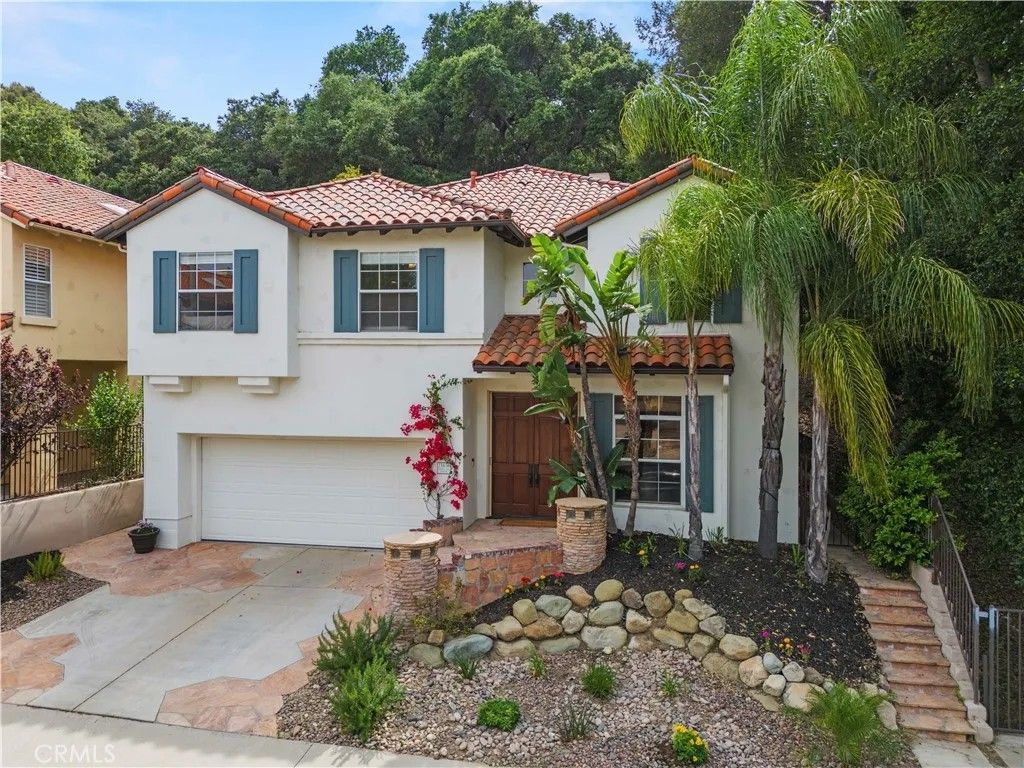 Photo of 23656 White Oak Court, Newhall, CA 91321 (MLS # SR26061496)