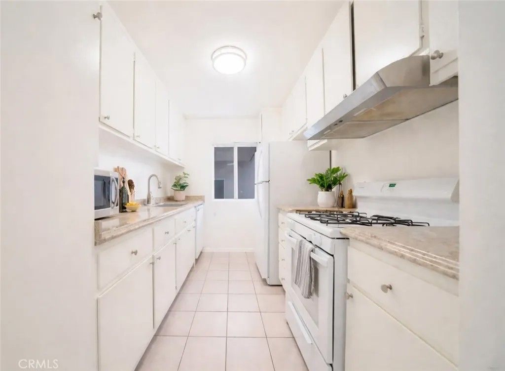 Photo of 20134 Leadwell St #337, Winnetka, CA 91306 (MLS # PW26075109)