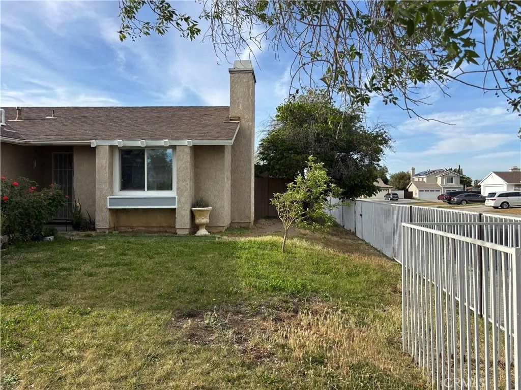 Photo of 3107 E Avenue R5, Palmdale, CA 93550 (MLS # SR26085675)