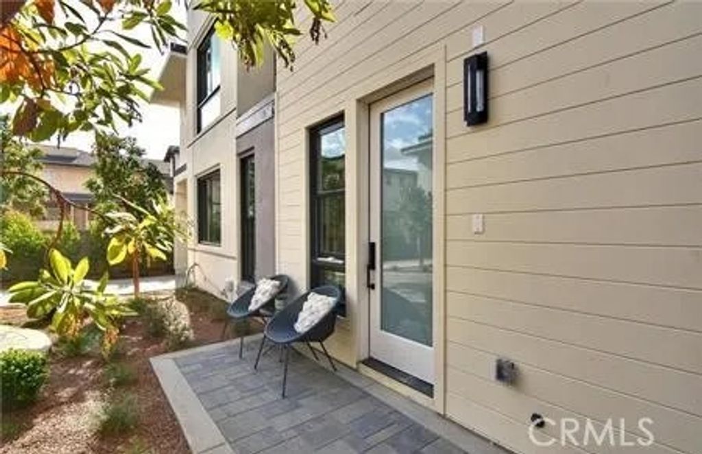 Photo of 189 S Allen Avenue #1, Pasadena, CA 91106 (MLS # AR25276182)