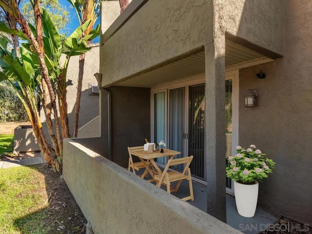 Photo of 1350 N Escondido Blvd #7, Escondido, CA 92026 (MLS # 260003387)