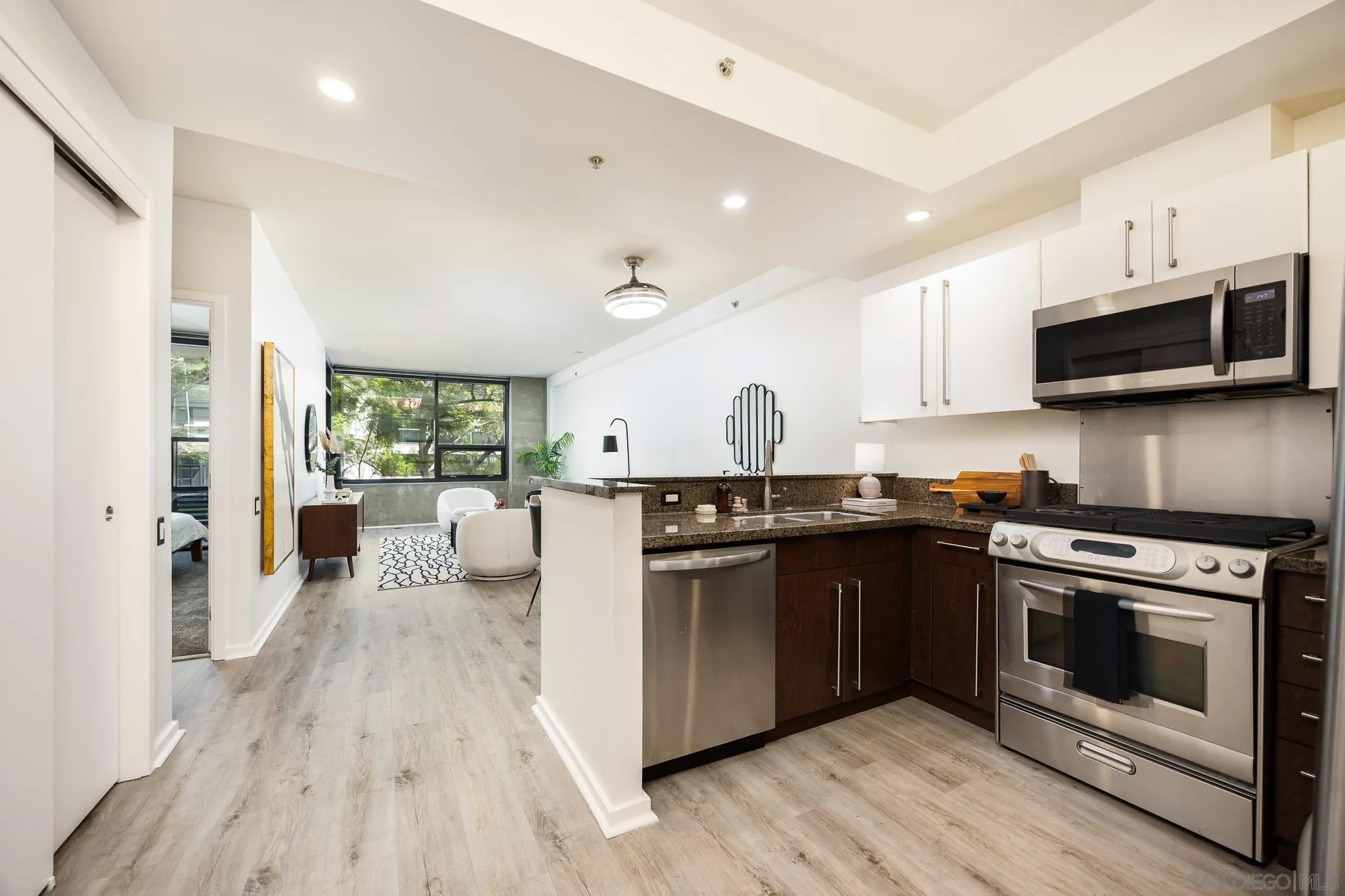 350 11Th Ave 219