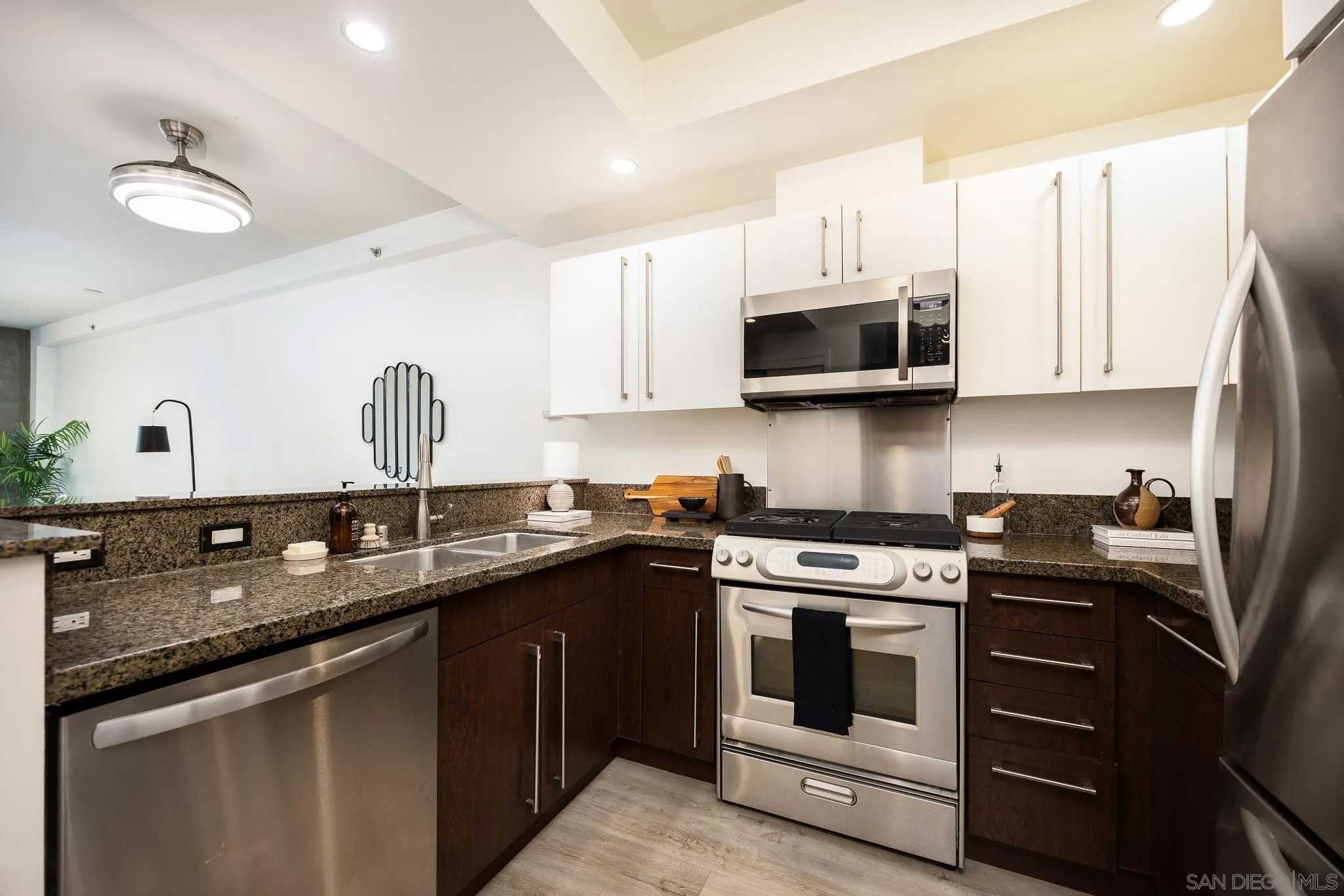 350 11Th Ave 219