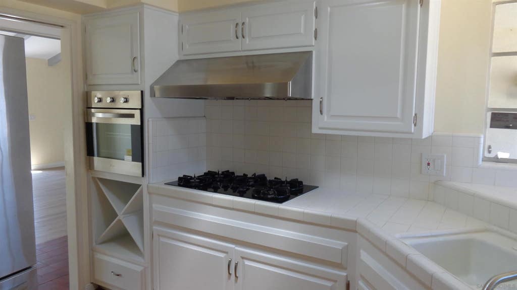 Photo of 246 Eucalyptus Ct, Chula Vista, CA 91910 (MLS # 260019643)