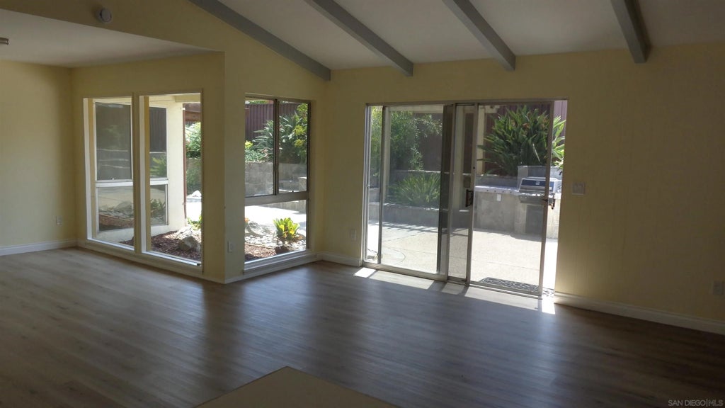 Photo of 246 Eucalyptus Ct, Chula Vista, CA 91910 (MLS # 260019643)