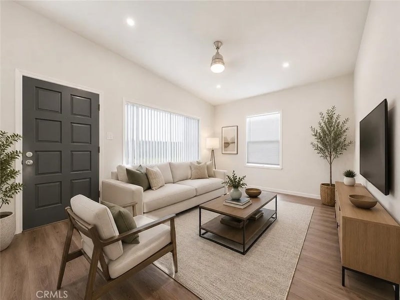 959 E 105th