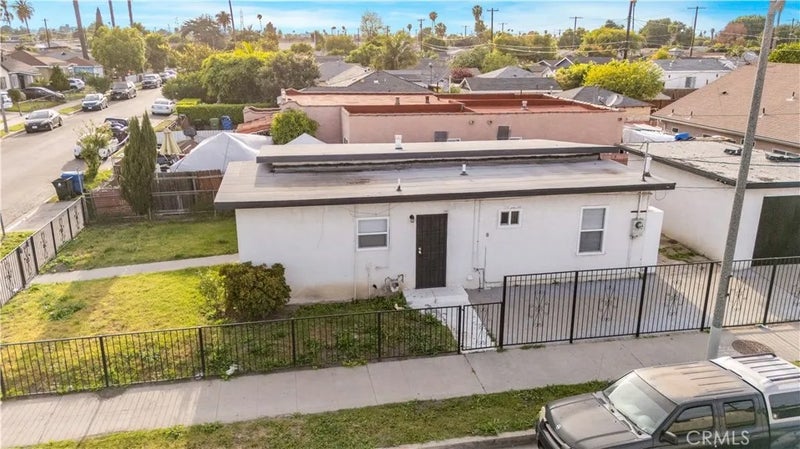 959 E 105th
