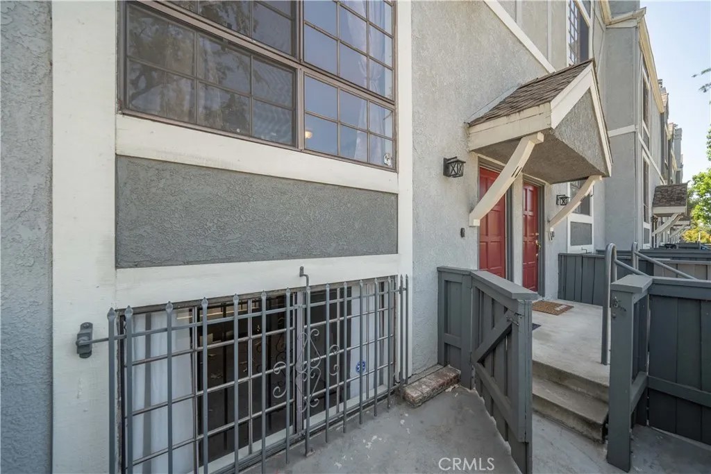 18100 Burbank Boulevard 11