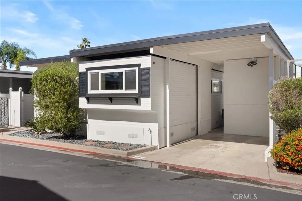 Photo of 94 Yorktown, Newport Beach, CA 92660 (MLS # NP26000828)