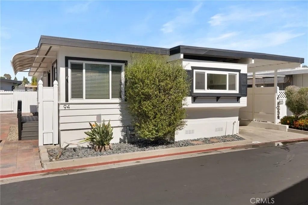 Photo of 94 Yorktown, Newport Beach, CA 92660 (MLS # NP26000828)