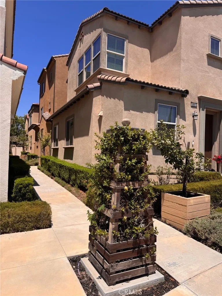 881 Pear Court