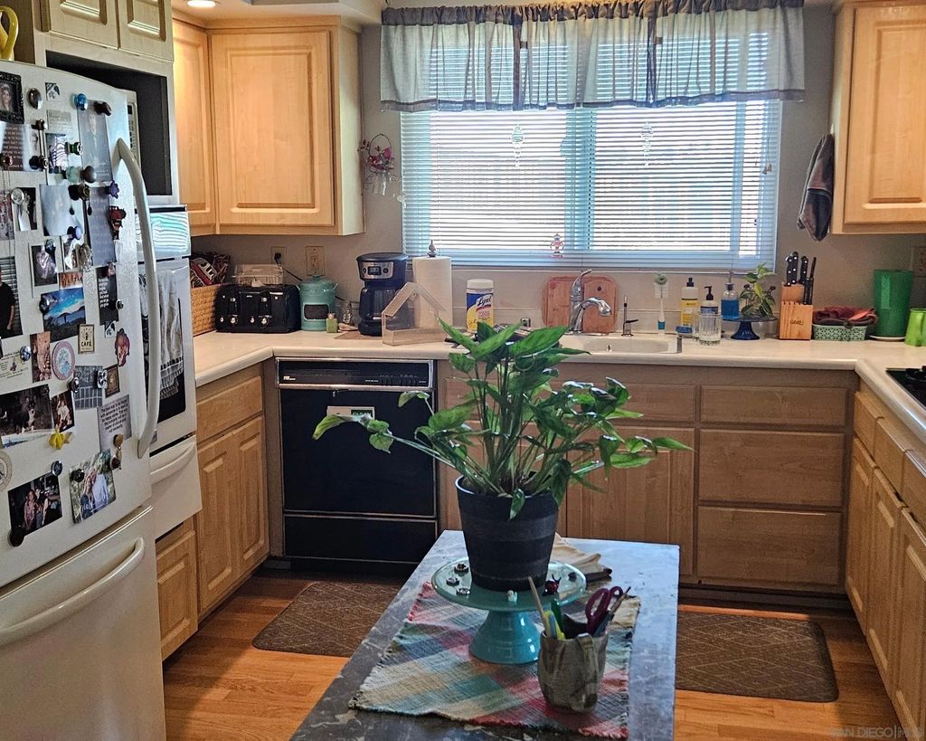 Photo of 7148 Keighley St, San Diego, CA 92120 (MLS # 260009452)