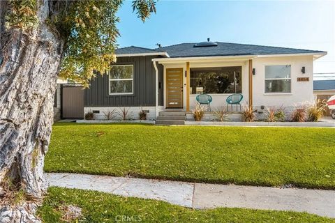 Photo of 4454 Canehill Ave, Lakewood, CA 90713 (MLS # PW26011972)