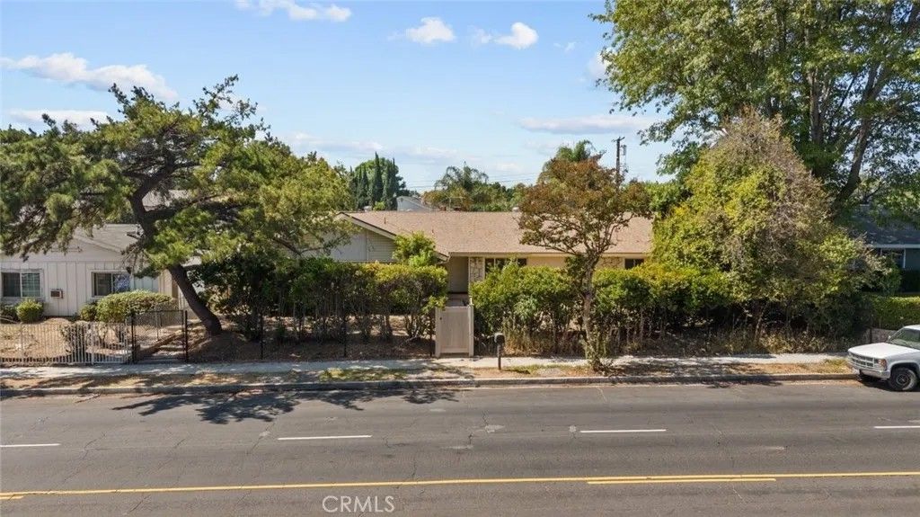 Photo of 9601 Corbin Avenue, Northridge, CA 91324 (MLS # SR26003972)