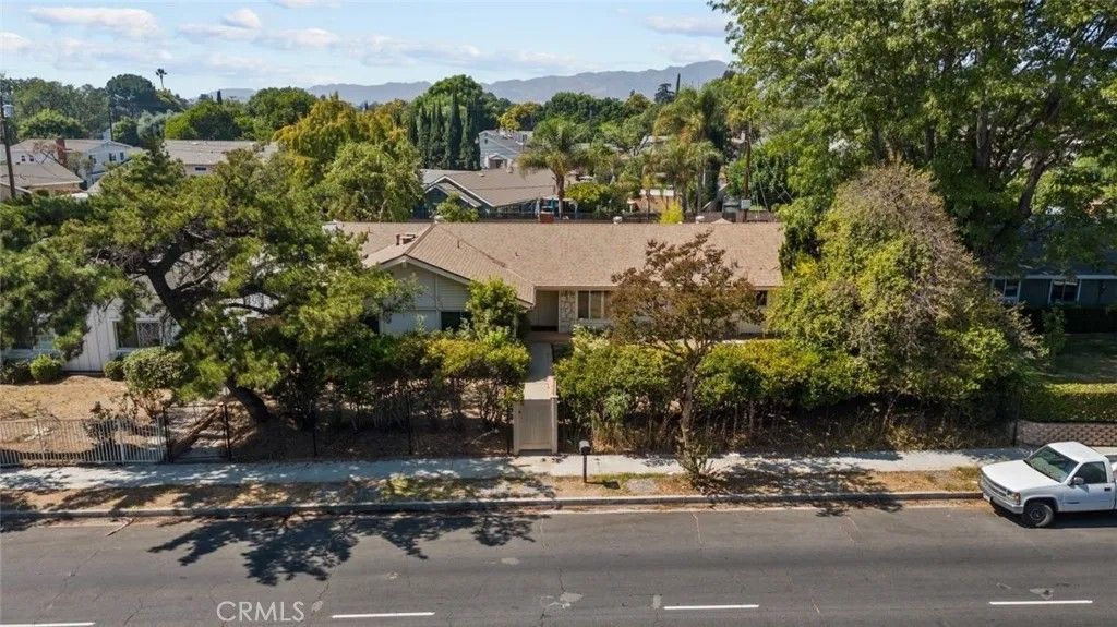 Photo of 9601 Corbin Avenue, Northridge, CA 91324 (MLS # SR26003972)