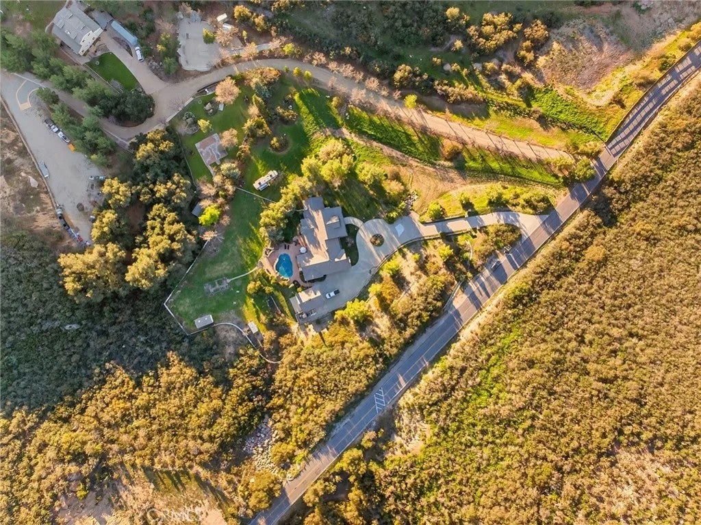 41275 Hacienda Drive