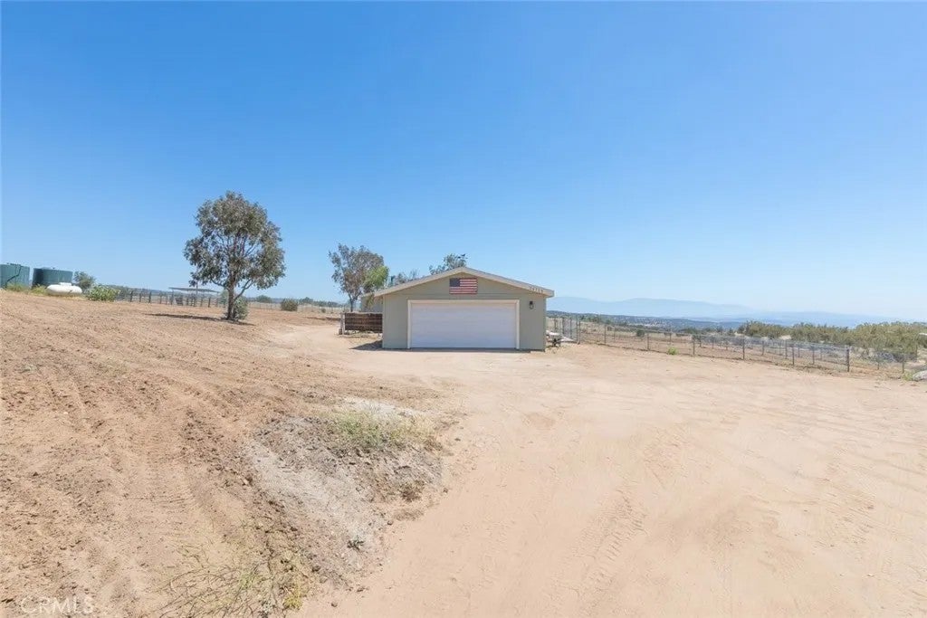 34715 Empty Saddle