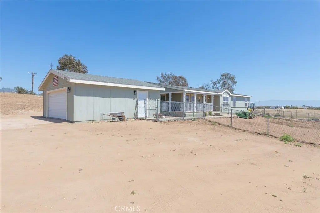 34715 Empty Saddle