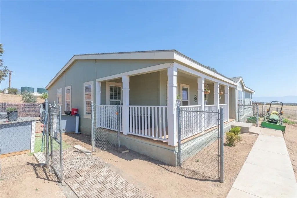 34715 Empty Saddle