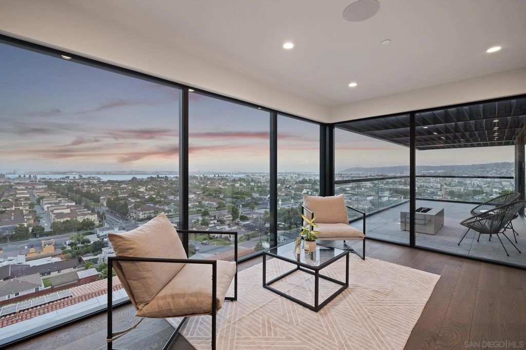 Photo of 2035 Evergreen St, San Diego, CA 92106 (MLS # 260003534)