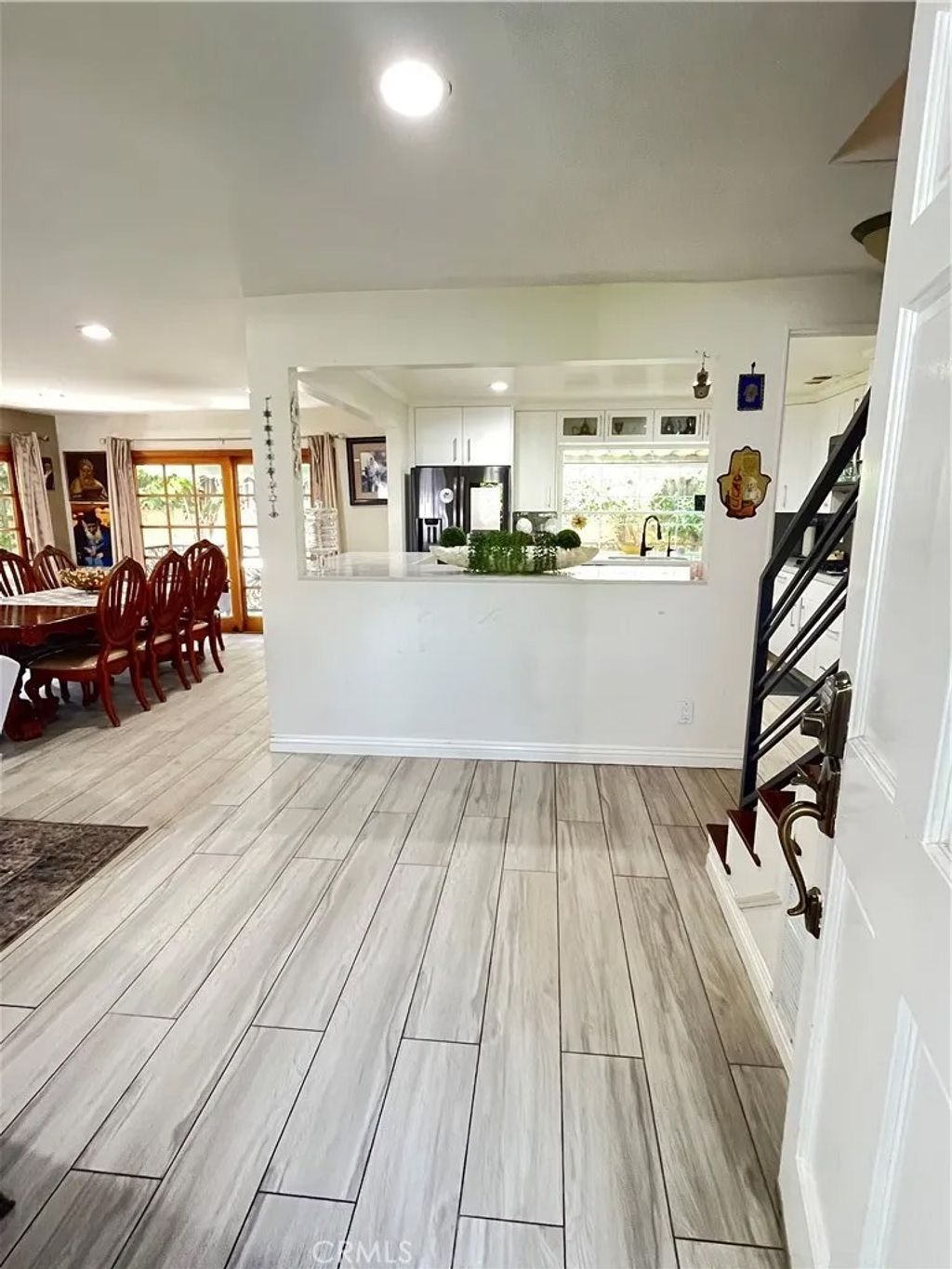 Photo of 6251 Chimineas AVE, Tarzana, CA 91335 (MLS # SR26101675)