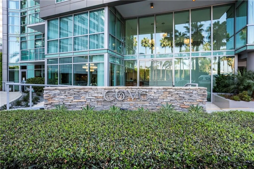 13650 Marina Pointe Drive 609