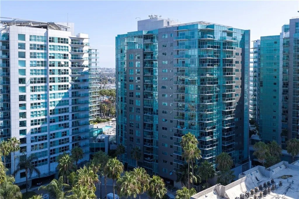 13650 Marina Pointe Drive 609